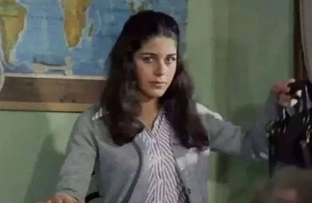 Hababam Sınıfı'nın Selma Hoca'sının hayat hikayesinde 'TKP' detayı şaşırttı! Şimdilerde 67 yaşında... 19